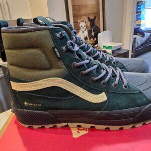 Vans MTE Sk8-Hi GORE-TEX Insulated Shoe Scarab/Grape Mens Size 10 Hiking Boot